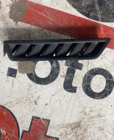 2G1819702