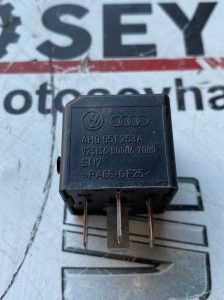 4H0951253A