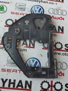 8L0858388A