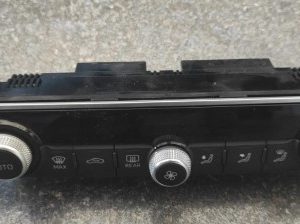 8V0820043AE