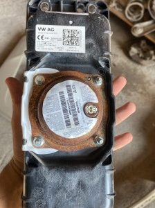 8V0880204J