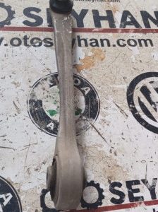 Audi A4 2014 amortisör kolu ön sağ üst