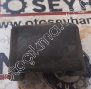 Audi A4 2014 arka emniyet kemeri köpüğü