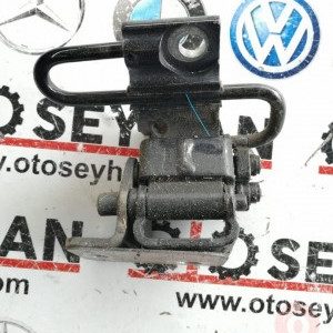 Audi a3 sportback 2008 sağ arka kapı alt menteşe