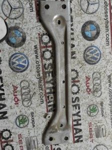 Passat b8 alt egzoz koruma demiri