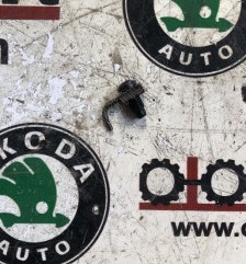 Passat b8 dcx krank mili yağlama memesi