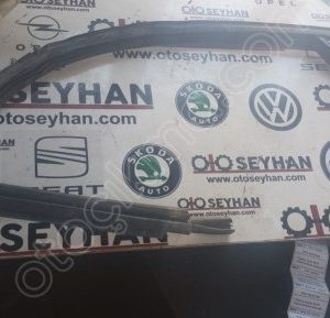 Polo 2010-2017 ön sağ kapı cam çerçeve fitili