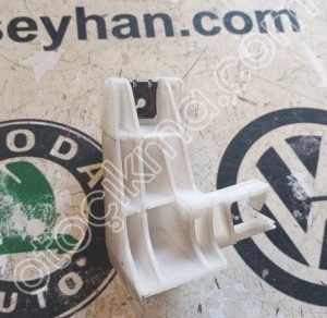 Toyota auris 2006 tesisat soket tutucu braketi