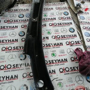 Toyota carina 1998 ön cam ızgarası