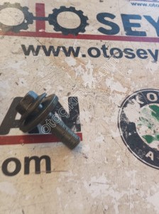 Toyota corolla d4-d krank kasnağı civatası