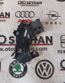 Volkswagen Passat B7 tesisat tutucu braketi