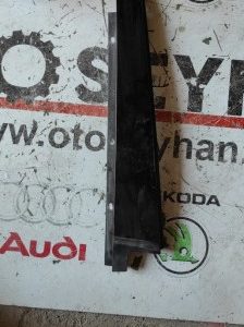 bmw 5 kasa e60 arka sağ kapı direk kaplaması