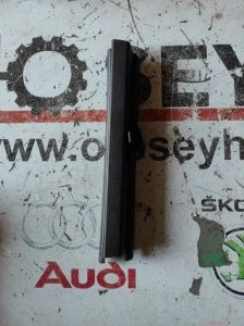 bmw 5 kasa e60 arka sağ kapı kelebek camı perdesi