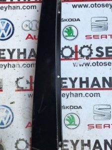 bmw 5.20 E34 sağ ön kapı dış direk kaplaması
