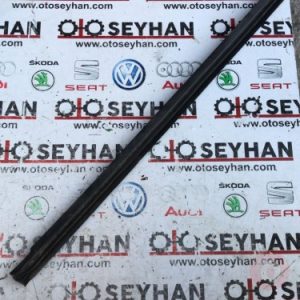 bmw 5.20 E34 sağ ön kapı iç cam sıyırıcı fitil