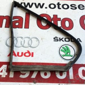 bmw 5.20 E34 sol arka kapı kelebek cam lastiği