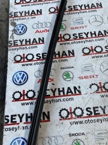 volkswagen golf 5 sağ arka kapı iç cam sıyırıcı fitil