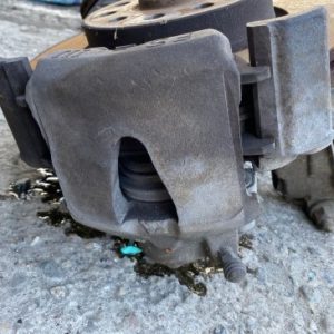 volkswagen golf 5 sağ ön fren merkezi