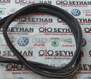 vw polo classic arka bagaj lastiği