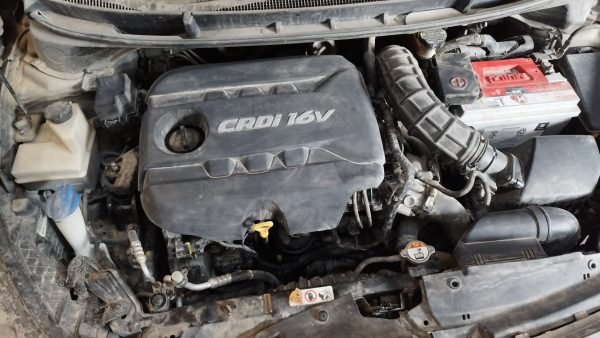 Hyundai i30 2015 CRDİ 1 6 dizel motor (2)